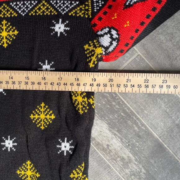 Dungeons And Dragons Ugly Christmas Sweater Mens Small- Gamestop Xmas NEW - Picture 6 of 8